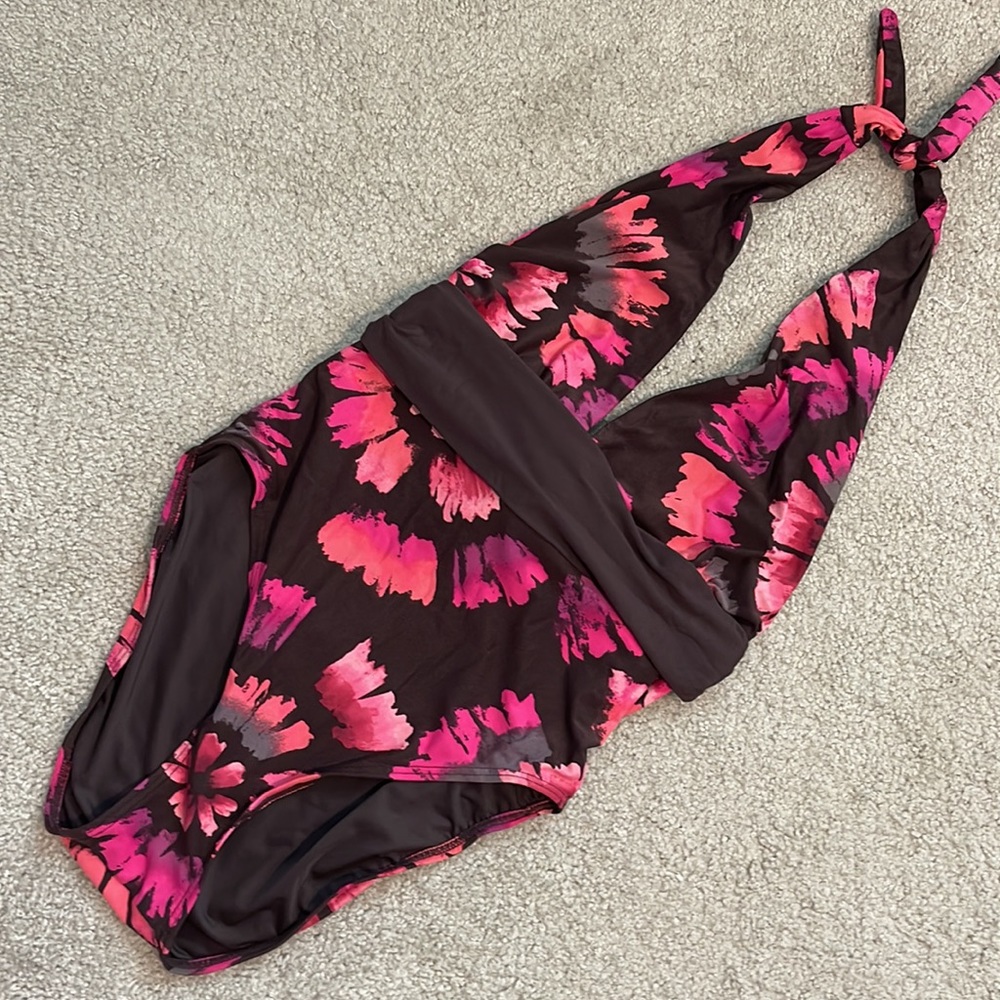CARMEN MARC VALVO SWIM ONE PIECE HALTER HIGH RISE BATHING SUIT SIZE 10